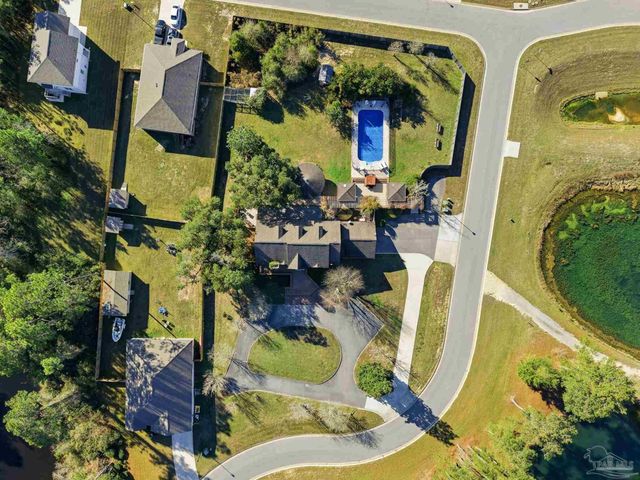 5931 Mills Lake Blvd, Pensacola, FL 32526