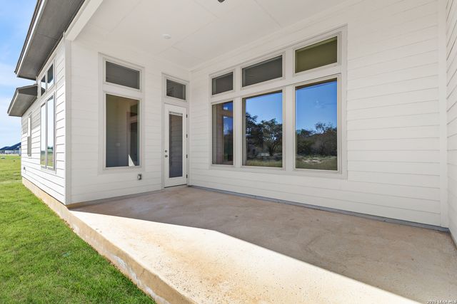 139 Pradera Ridge, Floresville, TX 78114
