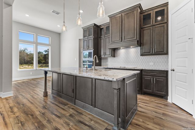 139 Pradera Ridge, Floresville, TX 78114