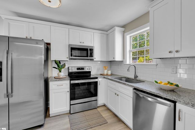 141 Pleasant Ridge Avenue, Greenville, SC 29605
