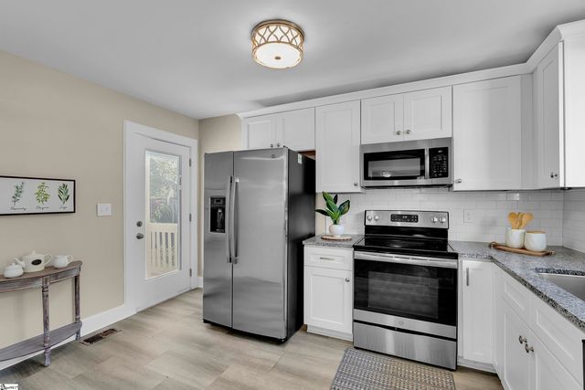 141 Pleasant Ridge Avenue, Greenville, SC 29605