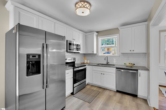 141 Pleasant Ridge Avenue, Greenville, SC 29605