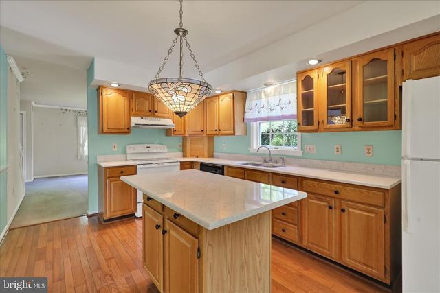 601 MAPLEWOOD DR, Douglassville, PA 19518