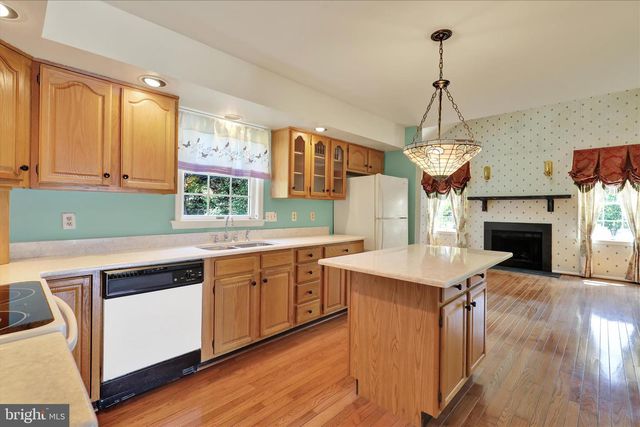 601 MAPLEWOOD DR, Douglassville, PA 19518