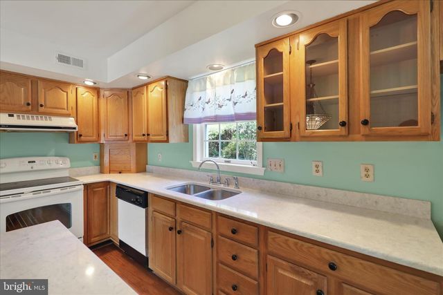601 MAPLEWOOD DR, Douglassville, PA 19518