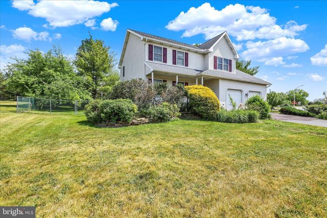 601 MAPLEWOOD DR, Douglassville, PA 19518