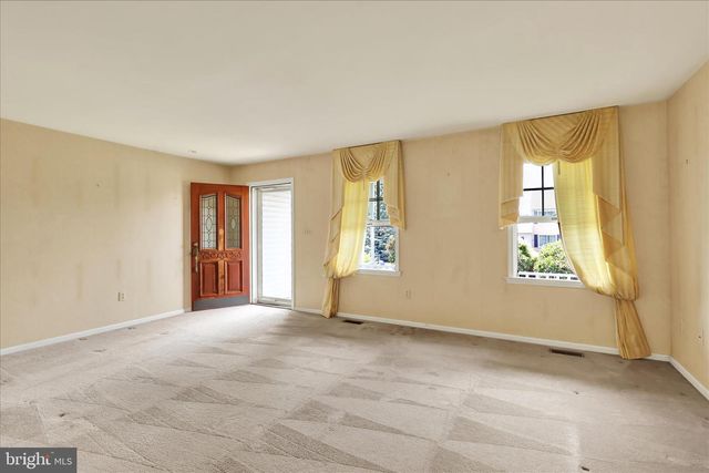 601 MAPLEWOOD DR, Douglassville, PA 19518