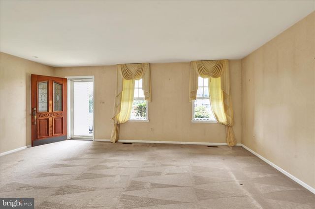 601 MAPLEWOOD DR, Douglassville, PA 19518
