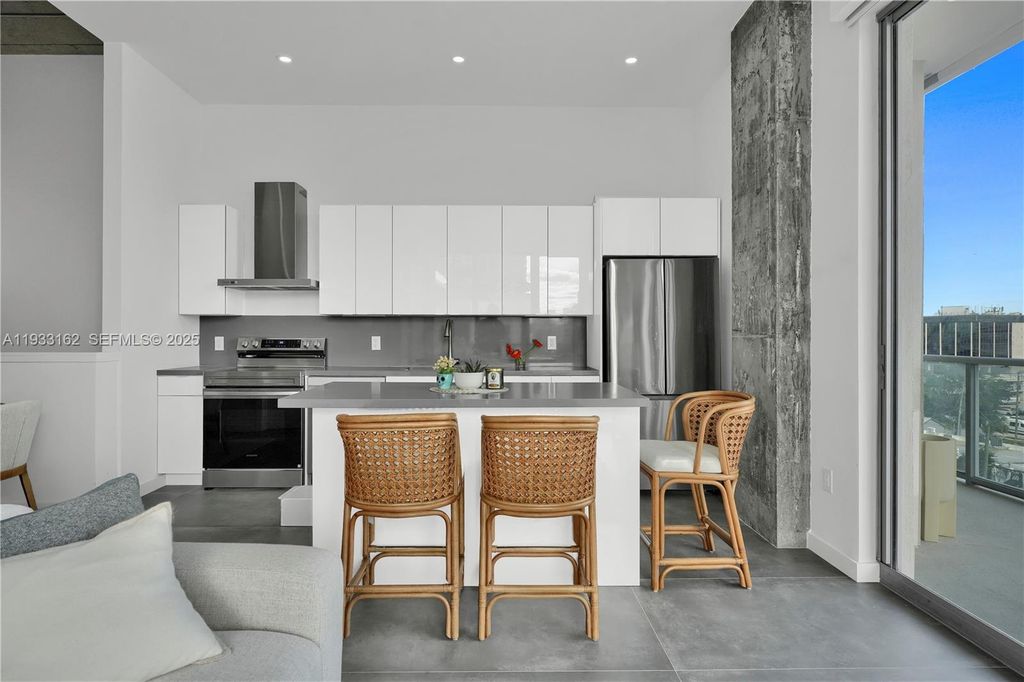 Image 9 of property listing at 3470 E Coast Ave H0606, Miami, FL 33137