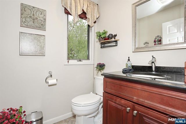 515 Elm Court, Norwood, NJ 07648