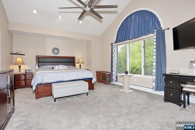 515 Elm Court, Norwood, NJ 07648