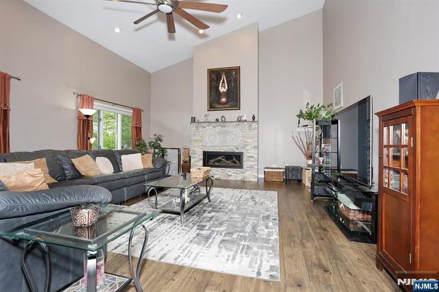 515 Elm Court, Norwood, NJ 07648