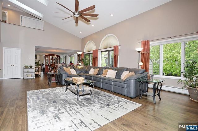 515 Elm Court, Norwood, NJ 07648