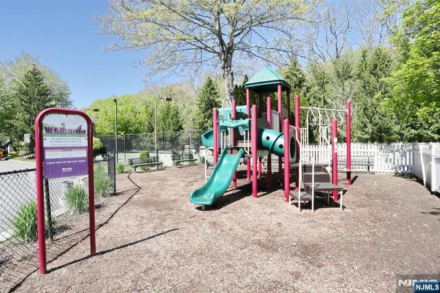 515 Elm Court, Norwood, NJ 07648