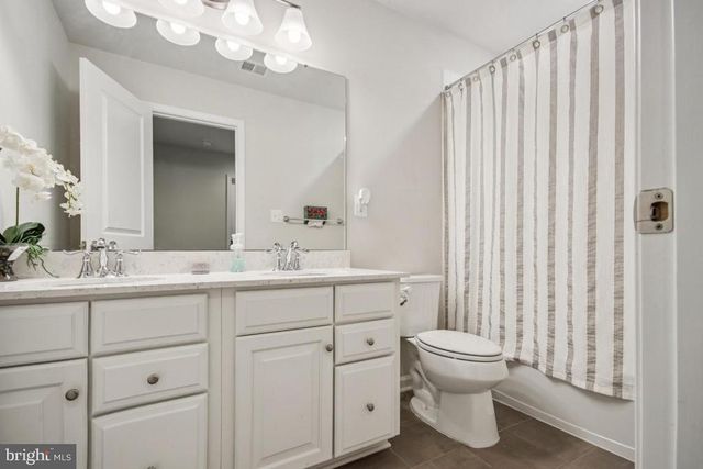 5821 SPRUCE VALLEY DR, Fredericksburg, VA 22407