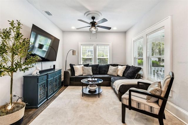 111 W IDA STREET, Tampa, FL 33603