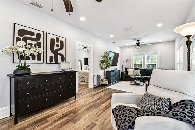 111 W IDA STREET, Tampa, FL 33603