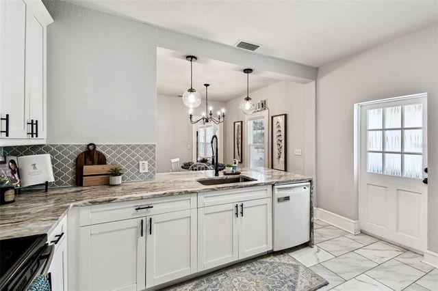 111 W IDA STREET, Tampa, FL 33603