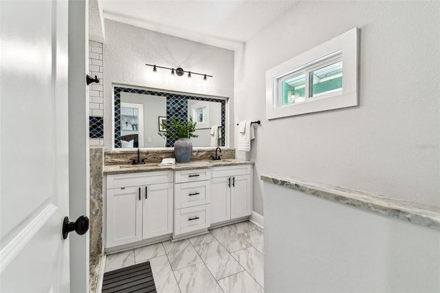 111 W IDA STREET, Tampa, FL 33603