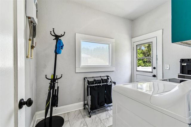 111 W IDA STREET, Tampa, FL 33603