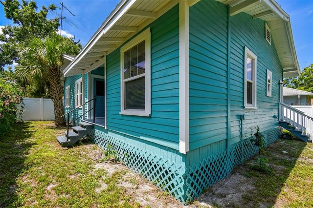 111 W IDA STREET, Tampa, FL 33603