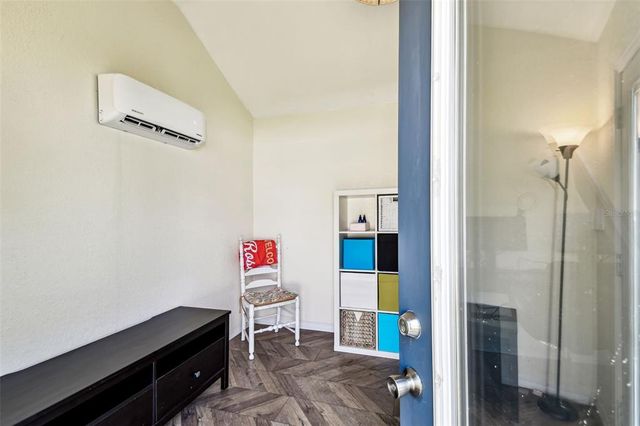 111 W IDA STREET, Tampa, FL 33603