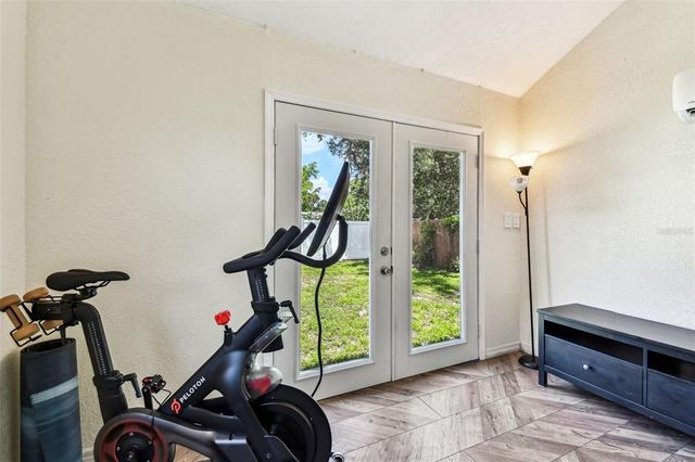 111 W IDA STREET, Tampa, FL 33603