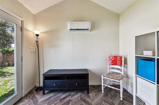 111 W IDA STREET, Tampa, FL 33603
