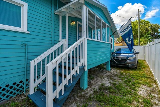111 W IDA STREET, Tampa, FL 33603