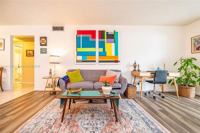 2101 Lucaya Bnd C1, Coconut Creek, FL 33066