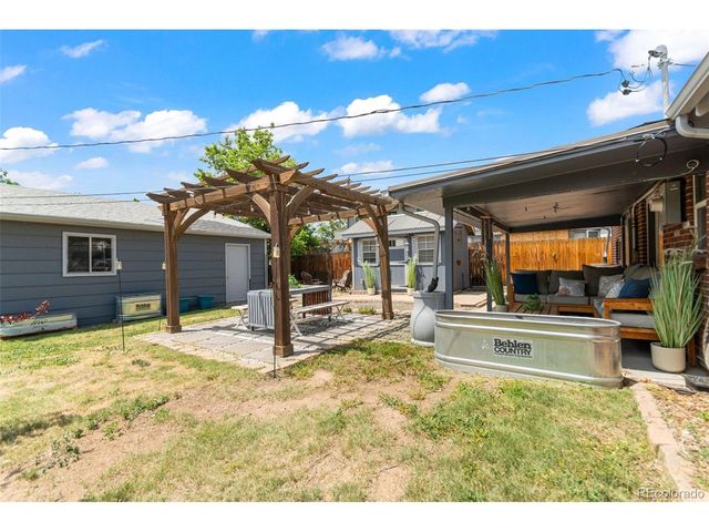 2501 Quitman St, Denver, CO 80212