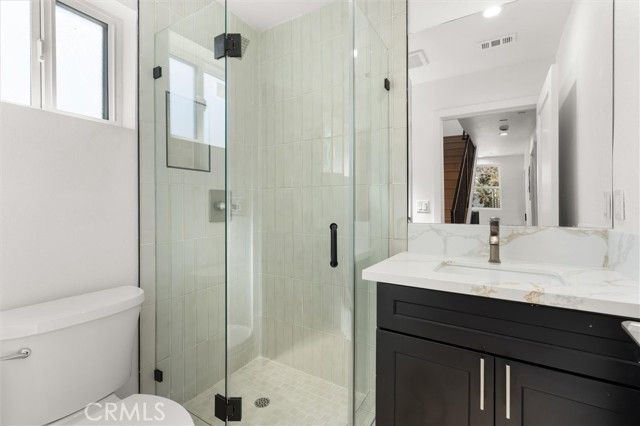 326 S Leslie Way, Los Angeles, CA 90042