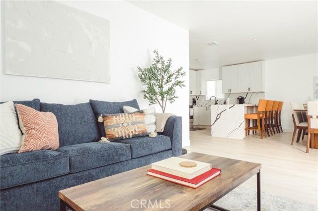 326 S Leslie Way, Los Angeles, CA 90042