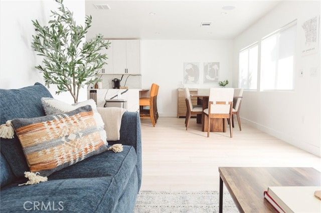 326 S Leslie Way, Los Angeles, CA 90042