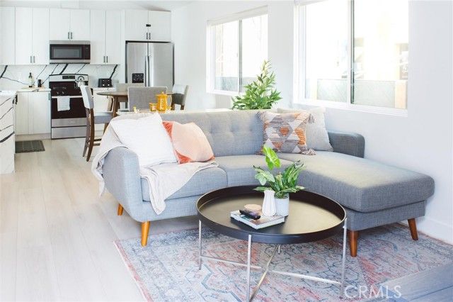 326 S Leslie Way, Los Angeles, CA 90042