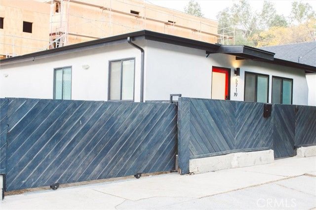 326 S Leslie Way, Los Angeles, CA 90042