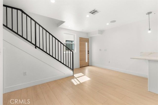 326 S Leslie Way, Los Angeles, CA 90042