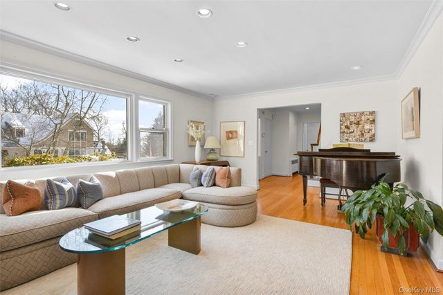 1 Highridge Road, Larchmont, NY 10538