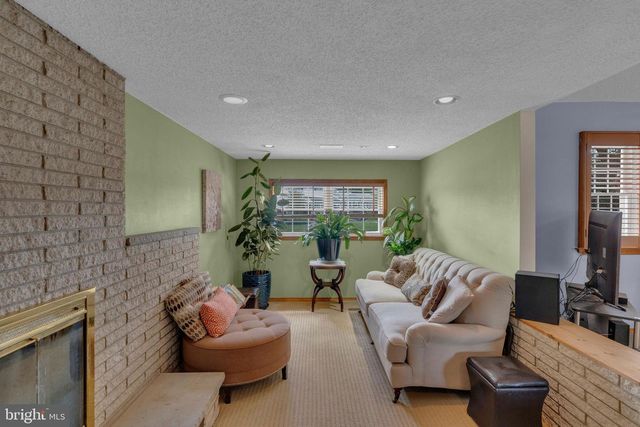 41 ENDICOTT RD, Hamilton, NJ 08690