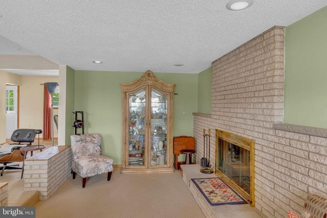 41 ENDICOTT RD, Hamilton, NJ 08690