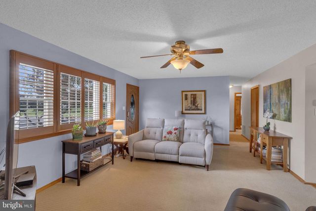 41 ENDICOTT RD, Hamilton, NJ 08690