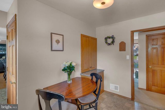 41 ENDICOTT RD, Hamilton, NJ 08690