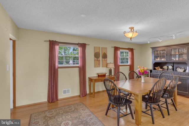 41 ENDICOTT RD, Hamilton, NJ 08690