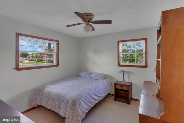 41 ENDICOTT RD, Hamilton, NJ 08690