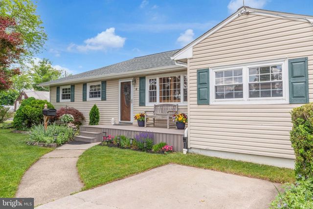 41 ENDICOTT RD, Hamilton, NJ 08690