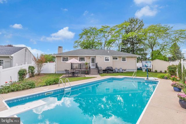 41 ENDICOTT RD, Hamilton, NJ 08690