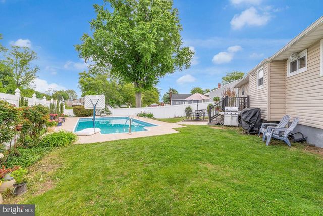 41 ENDICOTT RD, Hamilton, NJ 08690