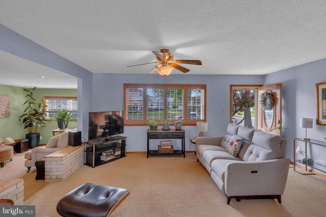 41 ENDICOTT RD, Hamilton, NJ 08690