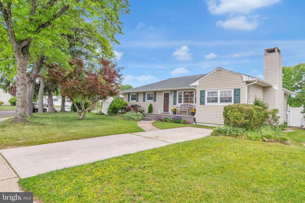 41 ENDICOTT RD, Hamilton, NJ 08690