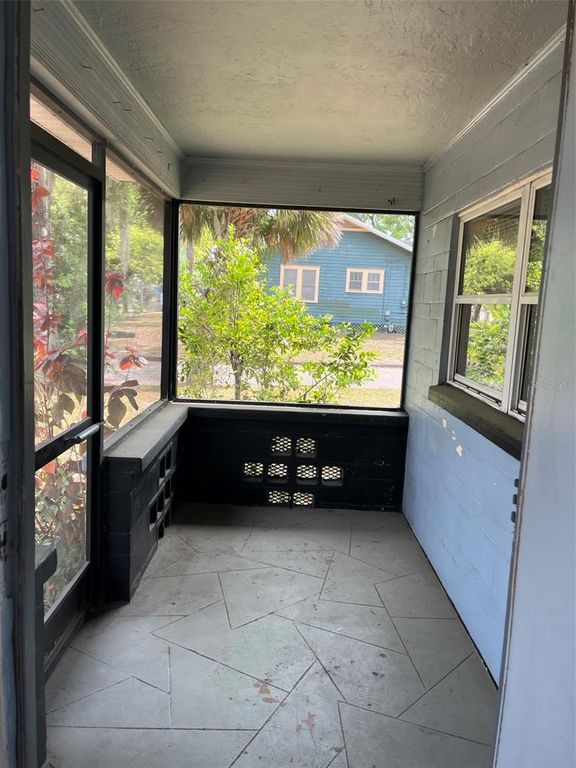 Image 25 of property listing at 720 E ANDERSON STREET 32801, Orlando, FL 32801